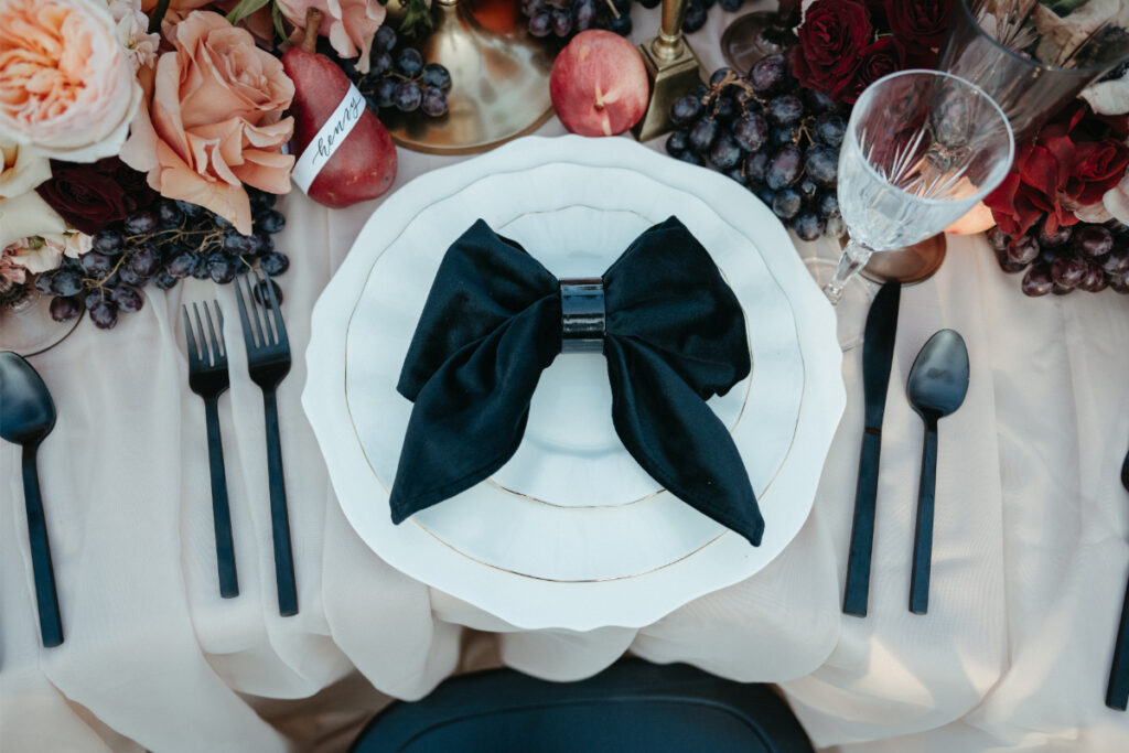 retro bow inspired wedding napkins