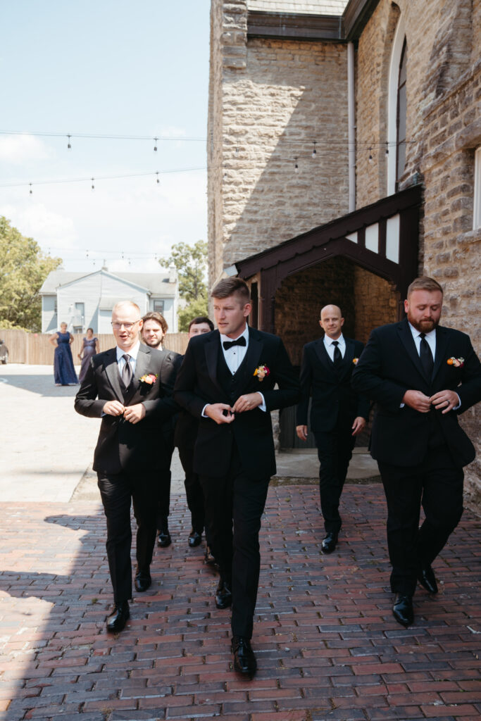 outdoor wedding party portraits at st nicholas