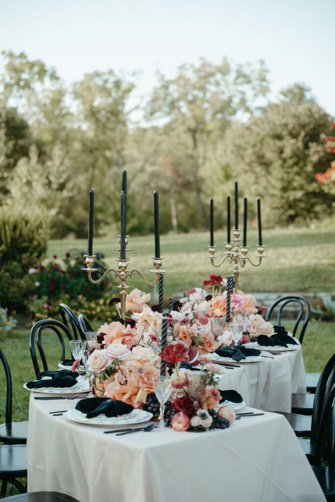 wedding-planning-secrets stunning tablescapes with black accents - wedding planning secrets