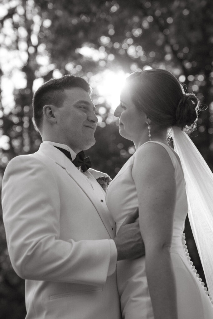 golden hour portraits for spring wedding at peterloon estates