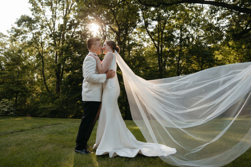golden hour portraits for spring wedding at peterloon estates